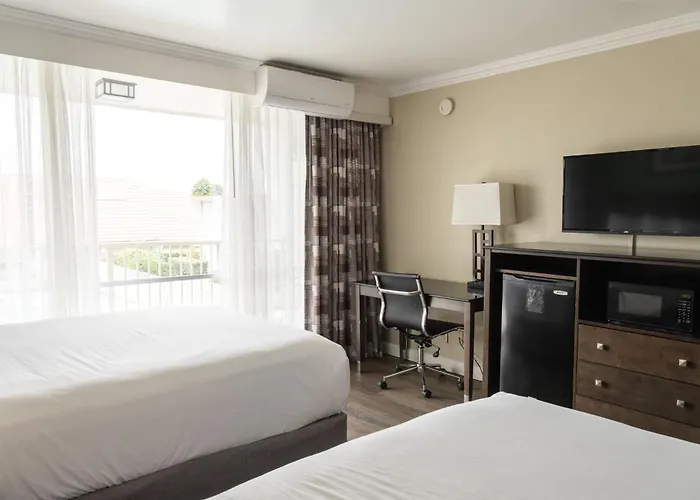 Travelodge By Wyndham Monterey Bay